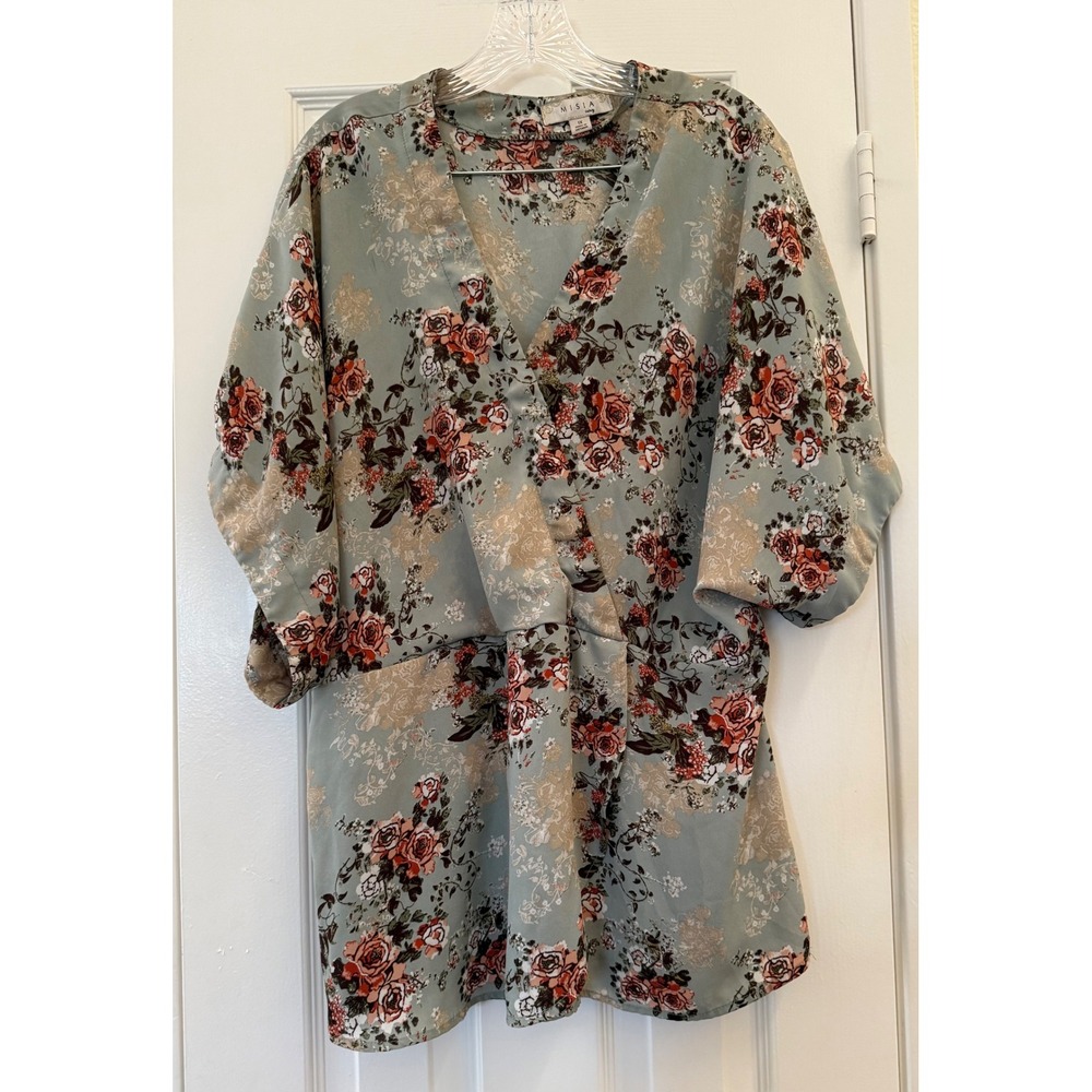 Misia Curvy Sage Green Floral Surplice Blouse Plus Size 1X Top Dolman Sleeves